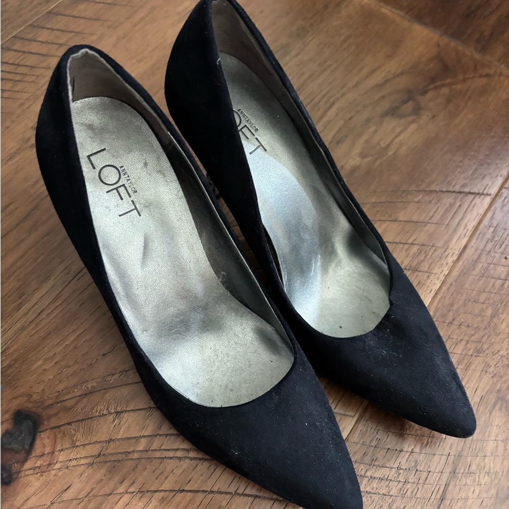 LOFT Black Classic Heels for Professional Occasions